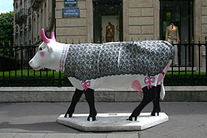 Vache - Avenue Montaigne 