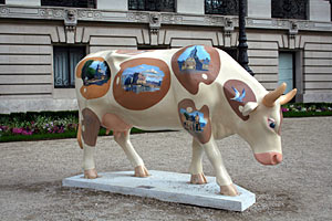 Vache - Avenue Montaigne 