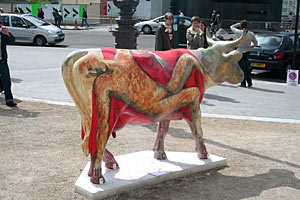 Vache - Avenue Montaigne 