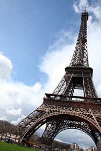 tour-eiffel-vue-bas-1